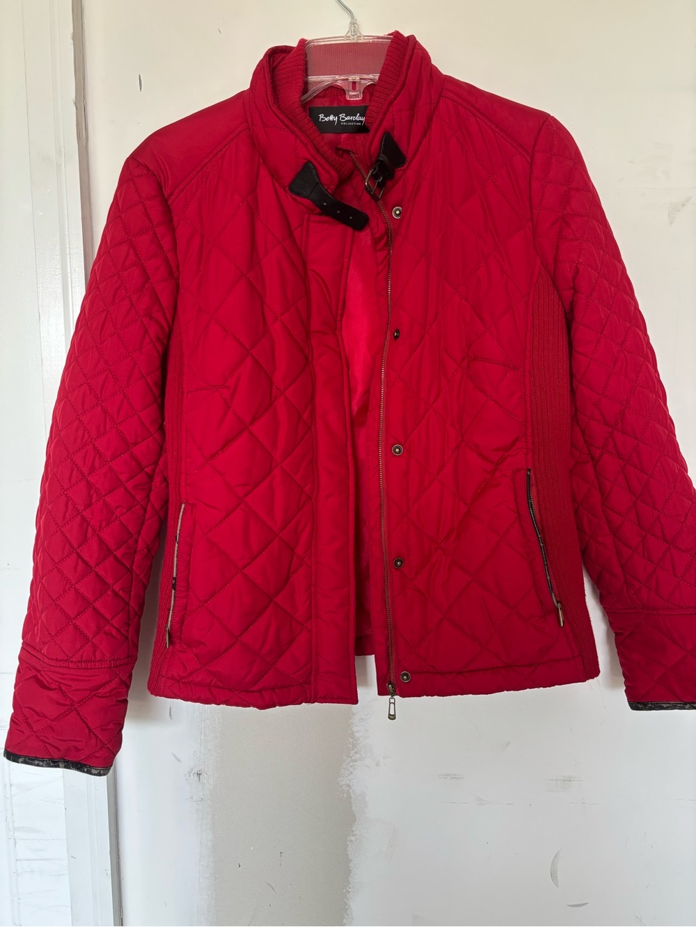 Betty Barclay Red Quilted‎ Jacket Womens US 8 EU 38 Buckle Neck Zip Pockets